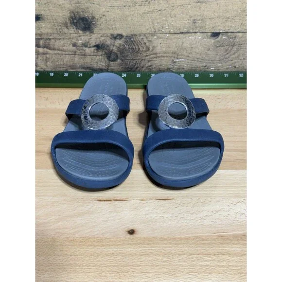 RARE - Crocs Sanrah Hammered Circle Slide Sandals Size 10 Navy Charcoal Silver - Picture 6 of 7